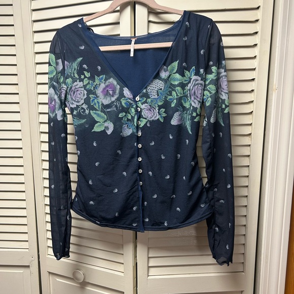 NWOT Free People Floral Print Navy button downTop - Picture 4 of 5